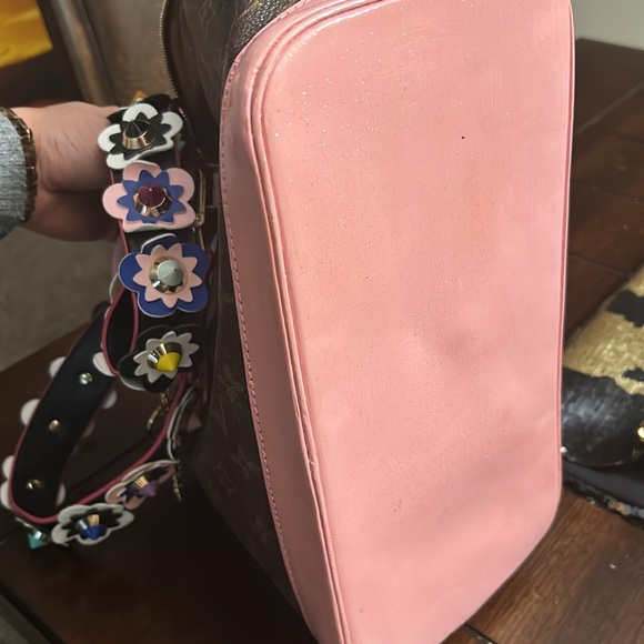 Louis Vuitton Daisy Alma PM with custom soft pink handles and base - Picture 7 of 9